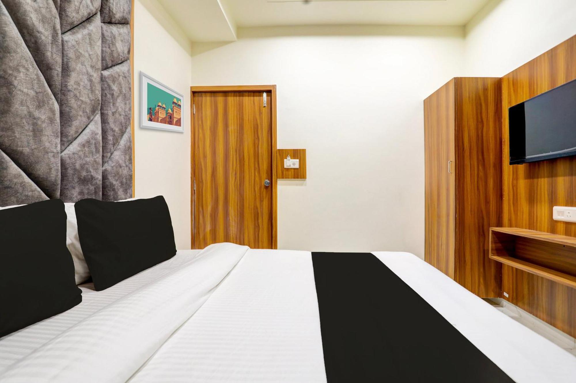Hotel O Sun Light Ahmedabad Exterior foto
