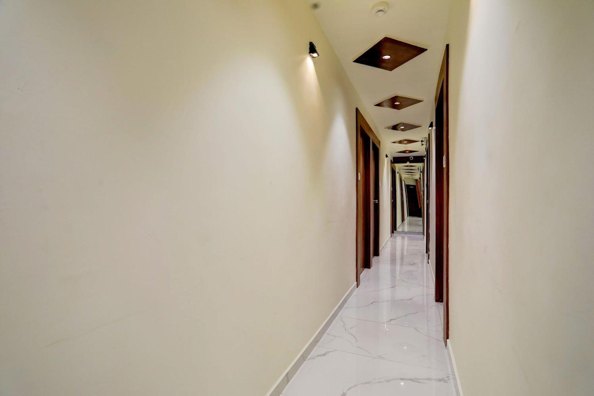 Hotel O Sun Light Ahmedabad Exterior foto